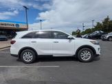 Thumbnail of 2019 Snow White Pearl Kia Sorento