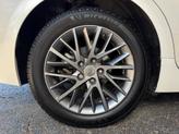 Thumbnail of 2018 White Pearl Lexus ES 350