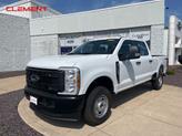 Photo of 2025 Oxford White Ford F-250