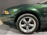Thumbnail of 2001 Electric Green Clearcoat Metallic Ford Mustang