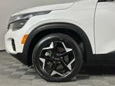 Thumbnail of 2024 Snow White Pearl Kia Seltos