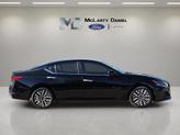 Thumbnail of 2023 Super Black Clearcoat Nissan Altima