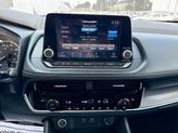 Thumbnail of 2022 Pearl White Tricoat Nissan Rogue