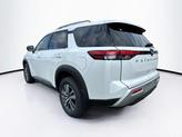 Thumbnail of 2025 Everest White Pearl Tricoat Nissan Pathfinder