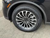 Thumbnail of 2022 Infinite Black Metallic Clearcoat Lincoln Aviator