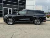Thumbnail of 2022 Infinite Black Metallic Clearcoat Lincoln Aviator