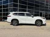 Thumbnail of 2023 Wind Chill Pearl Toyota Highlander