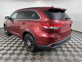 Thumbnail of 2018 Salsa Red Pearl Toyota Highlander
