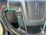 Thumbnail of 2017 White Platinum Clearcoat Lincoln Navigator