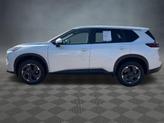 Thumbnail of 2024 Everest White Pearl Nissan Rogue