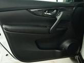 Thumbnail of 2017 White Nissan Rogue