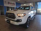 Photo of 2016 Super White Toyota Tacoma