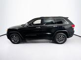 Thumbnail of 2022 Diamond Black Crystal Pearlcoat Jeep Grand Cherokee