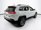 Thumbnail of 2022 Bright White Clearcoat Jeep Cherokee