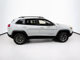 Thumbnail of 2022 Bright White Clearcoat Jeep Cherokee