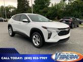 Photo of 2025 Summit White Chevrolet Trax