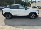 Thumbnail of 2026 White/Black Nissan Kicks