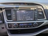 Thumbnail of 2016 Blizzard Pearl Toyota Highlander