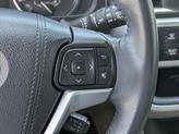 Thumbnail of 2016 Blizzard Pearl Toyota Highlander