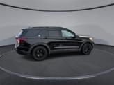 Thumbnail of 2022 Agate Black Metallic Ford Explorer