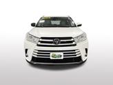 Thumbnail of 2017 Blizzard Pearl Toyota Highlander
