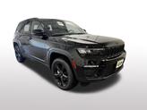 Thumbnail of 2025 Diamond Black Crystal Pearlcoat Jeep Grand Cherokee