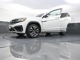 Thumbnail of 2020 Pure White Volkswagen Atlas Cross Sport