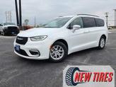 Photo of 2022 Bright White Clearcoat Chrysler Pacifica