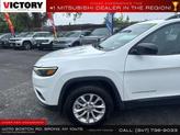 Thumbnail of 2022 Bright White Clearcoat Jeep Cherokee
