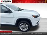 Thumbnail of 2022 Bright White Clearcoat Jeep Cherokee