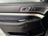 Thumbnail of 2017 White Platinum Metallic Tri-Coat Ford Explorer