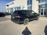 Thumbnail of 2021 Racing Green Metallic Volkswagen Atlas