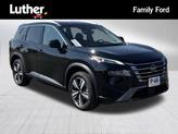Photo of 2024 Super Black Nissan Rogue