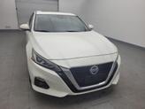 Thumbnail of 2019 Pearl White Tricoat Nissan Altima