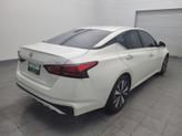 Thumbnail of 2019 Pearl White Tricoat Nissan Altima