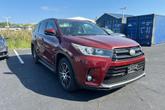 Thumbnail of 2017 Salsa Red Pearl Toyota Highlander