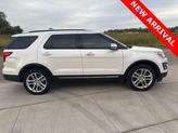 Thumbnail of 2017 White Platinum Clearcoat Metallic Ford Explorer
