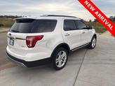 Thumbnail of 2017 White Platinum Clearcoat Metallic Ford Explorer