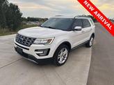Thumbnail of 2017 White Platinum Clearcoat Metallic Ford Explorer