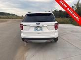 Thumbnail of 2017 White Platinum Clearcoat Metallic Ford Explorer