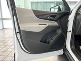 Thumbnail of 2022 Iridescent Pearl Tricoat Chevrolet Equinox