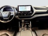 Thumbnail of 2022 Celestial Silver Metallic Toyota Highlander