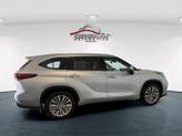 Thumbnail of 2022 Celestial Silver Metallic Toyota Highlander