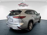 Thumbnail of 2022 Celestial Silver Metallic Toyota Highlander