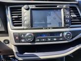 Thumbnail of 2019 Shoreline Blue Pearl Toyota Highlander