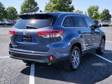 Thumbnail of 2019 Shoreline Blue Pearl Toyota Highlander