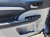 Thumbnail of 2019 Shoreline Blue Pearl Toyota Highlander