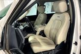 Thumbnail of 2019 White Platinum Metallic Tri-Coat Ford Expedition