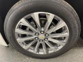 Thumbnail of 2022 Iridescent Pearl Tricoat Chevrolet Traverse