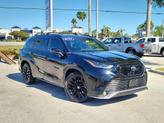 Photo of 2023 Midnight Black Metallic Toyota Highlander